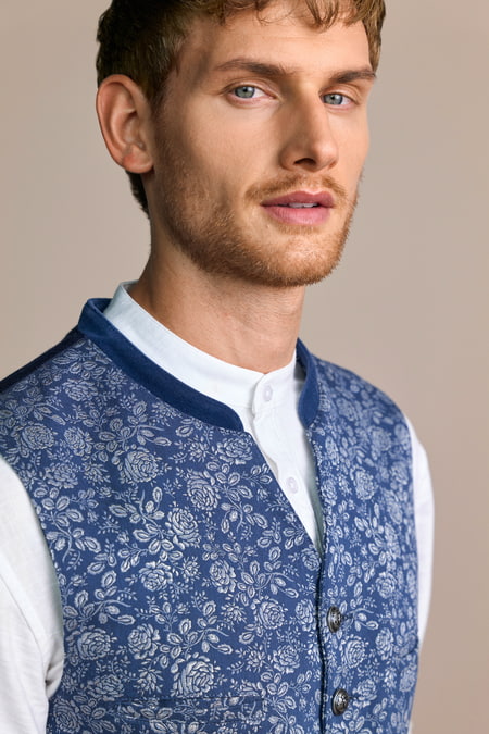 Trentini Traditional Vest Malte — blue