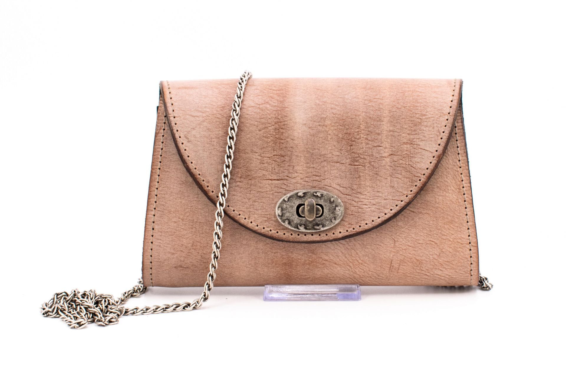 Beige clutch made of waxed leather