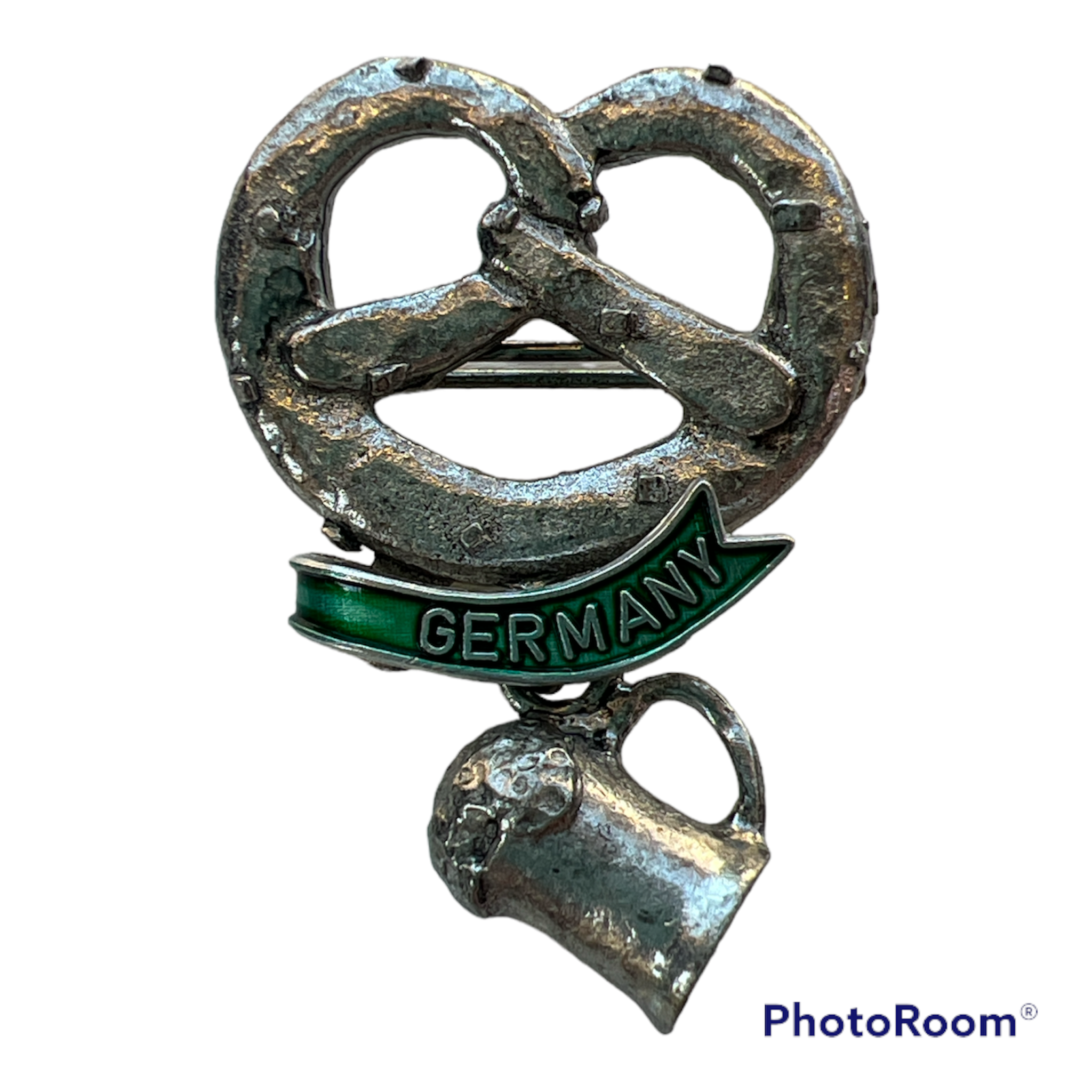 Pretzel with Stein Hat Pin